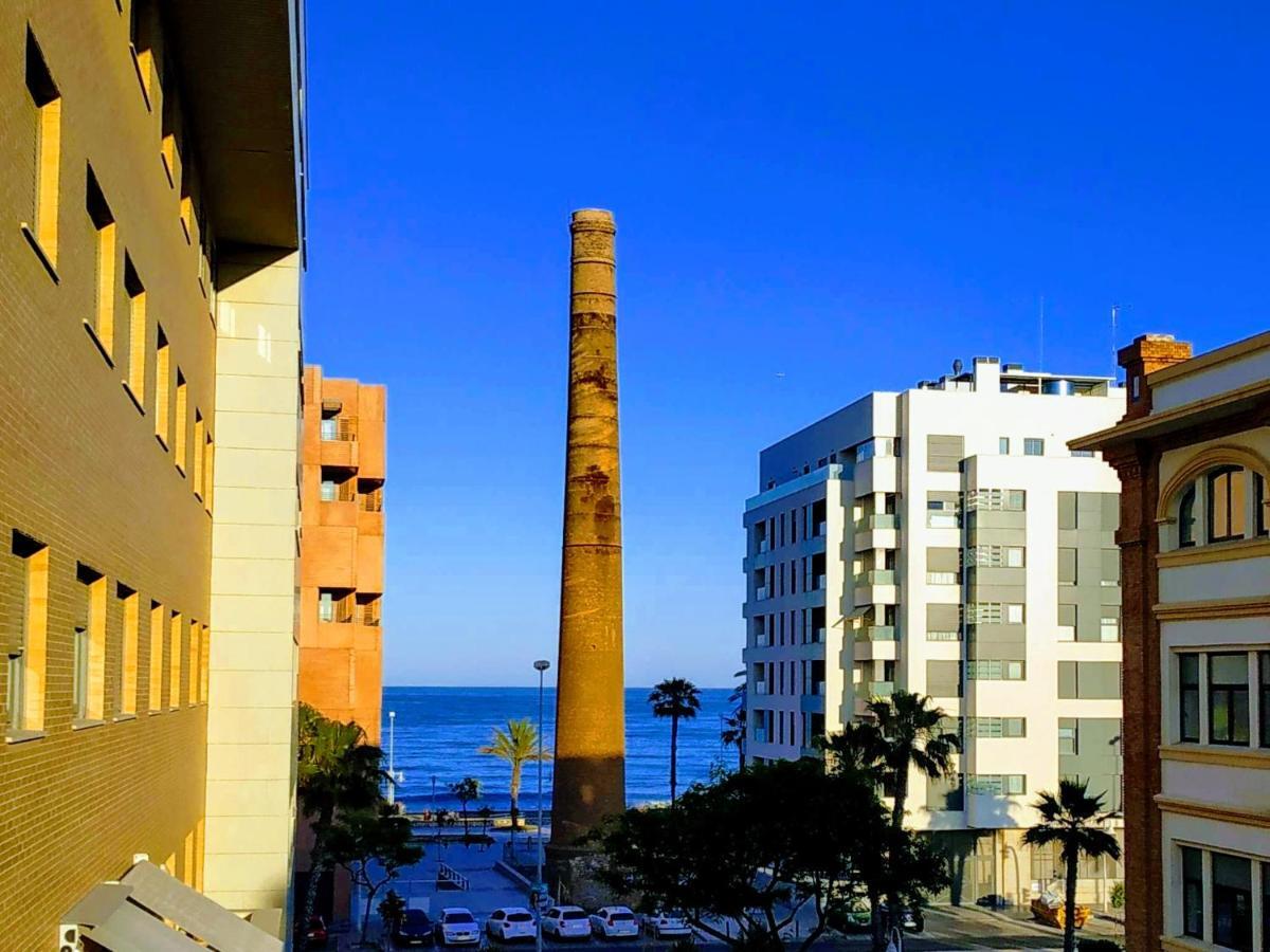 On The Beach! Frente Al Paseo Maritimo, Parking Y Piscina Málaga Exteriör bild